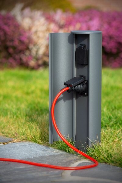 Lucide 27849/02/29 zahradní sloupek se zásuvkami Powerpoint 2x230V