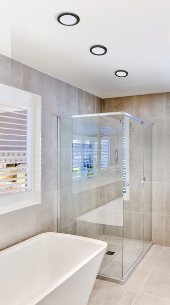 Slim vestavné koupelnové svítidlo LED 6W 500lm 3000K 9cm kulaté IP44, chromové