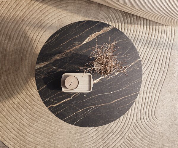 DELIFE Konferenční stolek Edge kulatý 100x100 cm keramika Laminam® Noir Desir hnědá Parabi kovová stříbrná