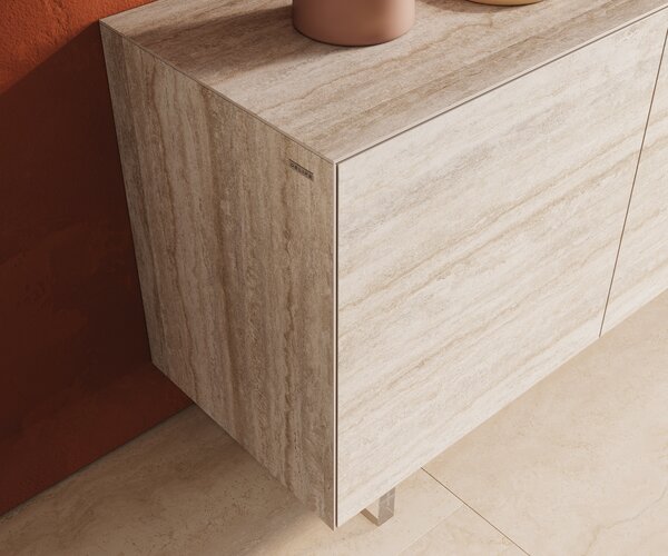 DELIFE Komoda Cuor 180 cm keramika Laminam® Travertino Bianco krémově bílá 2 dvířka 3 zásuvky podnož závěsná akrylglas