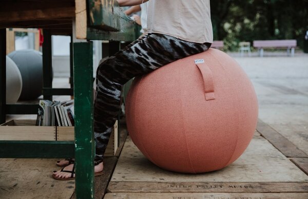 -25 % Dny MOMENTI– Oranžový sedací / gymnastický míč VLUV SOVA Ø 65 cm
