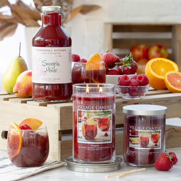 VILLAGE CANDLE Sangria Vonná svíčka