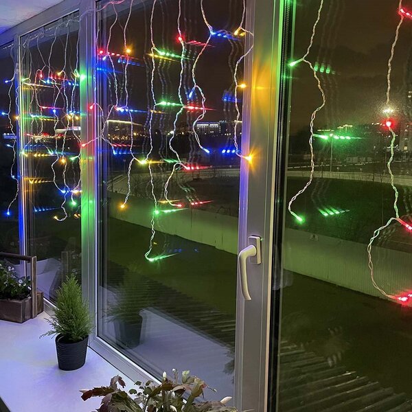 Venkovní LED vánoční závěs - různobarevná, 8 programů, průhledný kabel, různé délky na výběr Délka světelné části a počet LED: 10m, 500 LED