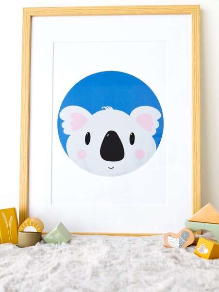 Plakát Koala (21x30cm) A4, Plakát do dětského pokoje, Plakát se zvířátkem, Ručně kreslený obrázek, Plakát na zeď pokojíčku, Barva: Tmavě modrá