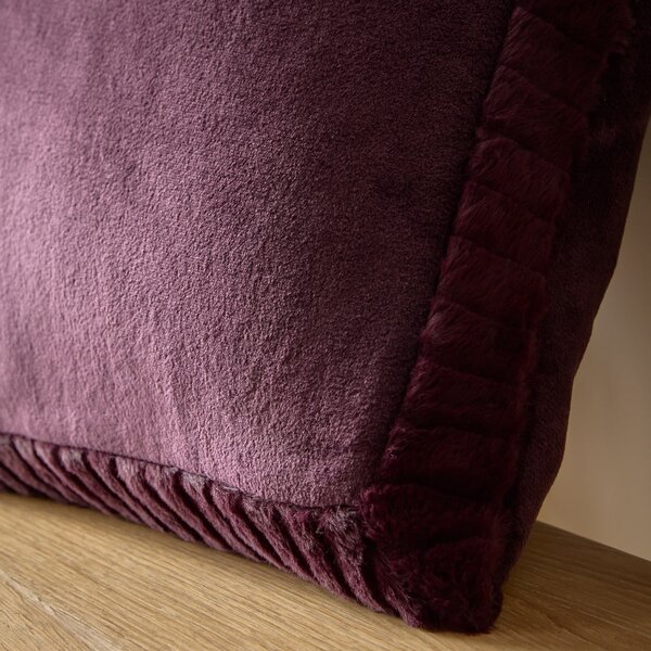 Dekorační polštář z mikroplyše 55x55 cm Velvet and Faux Fur – Catherine Lansfield