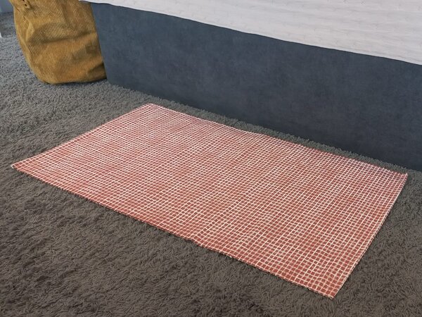 TODAY TERRA ROSA koberec 60x120 cm červené čtverečky