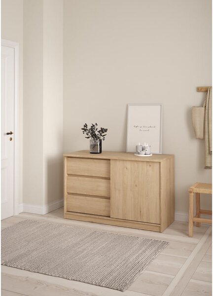 Komoda v dekoru dubu s posuvnými dveřmi v přírodní barvě 119x76x50 cm Naia – Tvilum