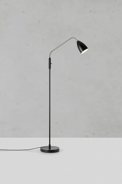 Černá LED stmívatelná stojací lampa s kovovým stínidlem (výška 140 cm) Patro – Markslöjd