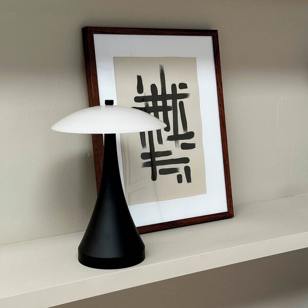 Stolní lampa Dyberg Larsen, Vienna, stmívatelné, Černá, Obývací pokoj, Kov, Design