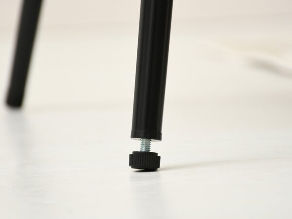 Jídelní židle Carbono (béžová + černá). Akce -12%