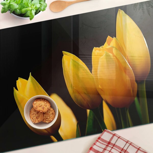 Krájecí prkénko skleněné Žluté tulipány na černém pozadí ddk-nr-wm-00006371