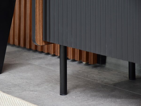 Komoda Protegidas P06 (černá). Akce -10%