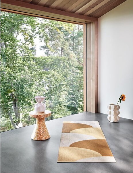 Okrově žlutý vnitřní a venkovní běhoun 70x180 cm Hill Ochre Pale Yellow – Pappelina
