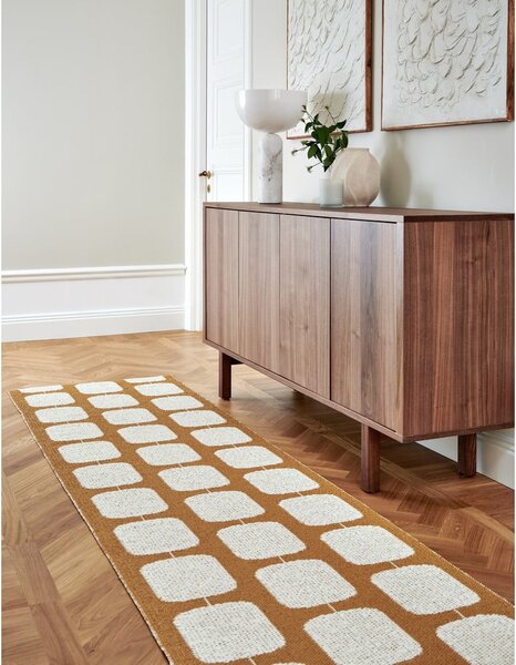Okrově žluto-krémový vnitřní a venkovní běhoun 70x200 cm Sten Ochre – Pappelina