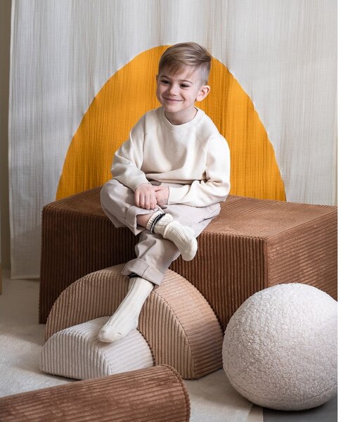 Hnědé manšestrové pěnové hřiště 75x49x37 cm Rainbow Montessori – Wigiwama