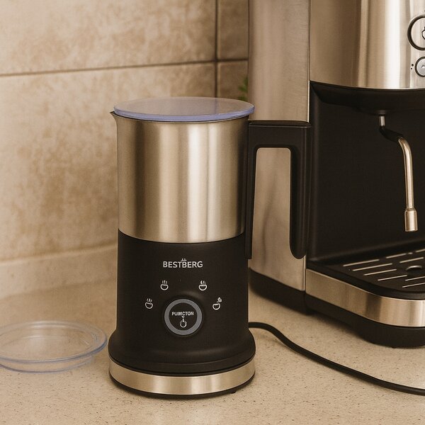 Napěňovač mléka BestBerg BBF-1410 / 240 ml / 500 W / černá/stříbrná
