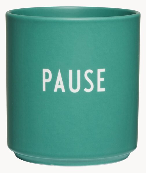 Hrnek's nápisem Favourite Pause
