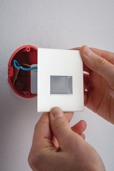 P 93093 LED vestavné svítidlo do zdi Edge Quadro hranaté 8x8cm 1,2W 230V 2700K bílá mat - PAULMANN