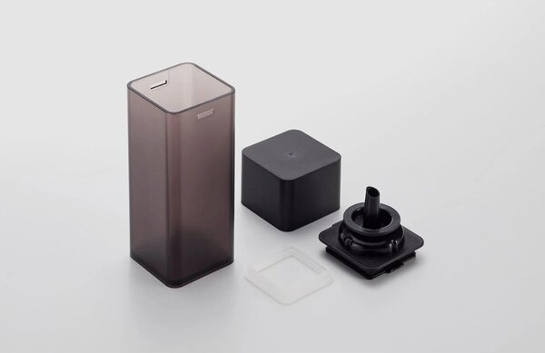 Černá plastová láhev na olej Yamazaki Tower 250 ml