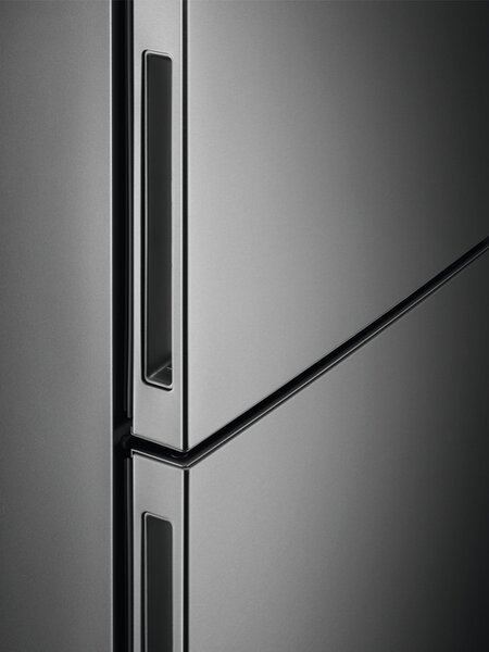 Lednice Electrolux LNC7ME34X1 (E)