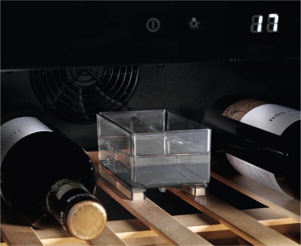 Vinotéka Electrolux EWUS020B5B (G)
