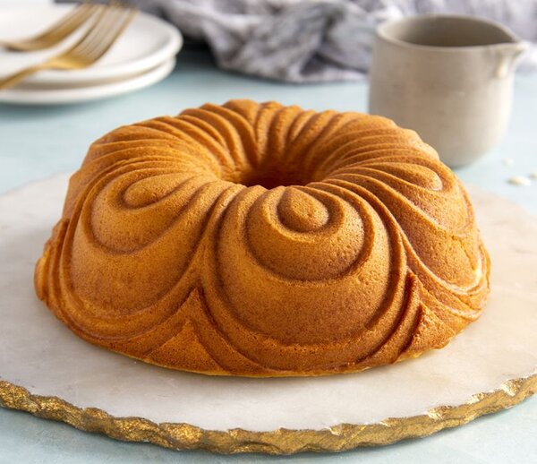 Nordic Ware Forma na bábovku Chiffon zlatá 2,4 l 87477