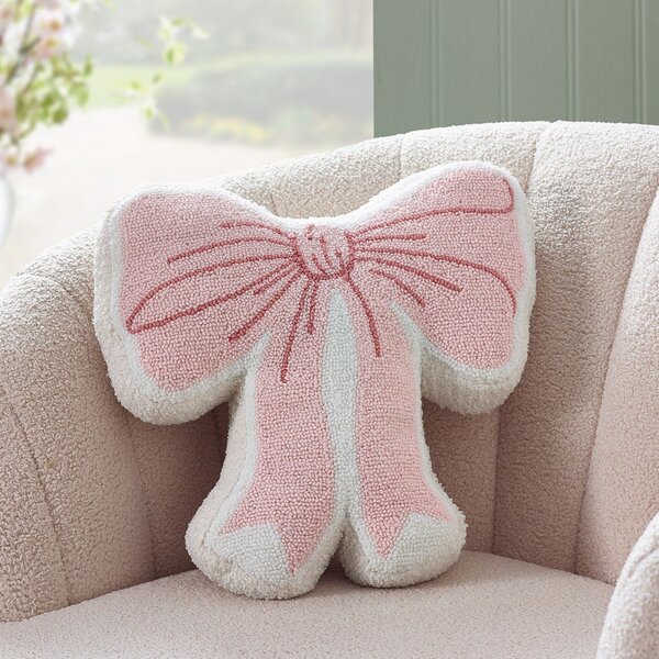 Dekorační polštář z materiálu bouclé 43x45 cm Bow – Catherine Lansfield