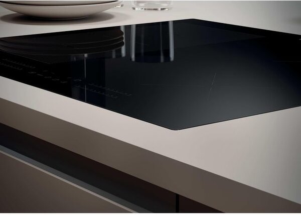 Indukční varná deska Hoover HTP644MCBB