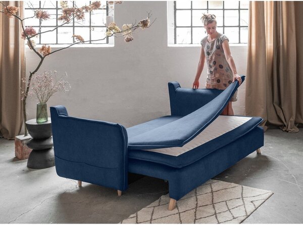 Tmavě modrá sametová rozkládací pohovka 225 cm Charming Charlie – Miuform