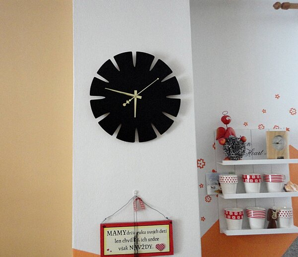 Dřevěné hodiny na zeď, stylový dárek do interiéru - SPECTRA: Černé ručičky HDF - černá 30 cm 3733-34743 HDFK0011