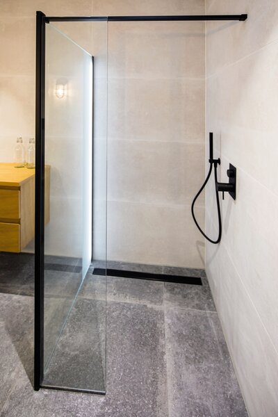 ACO ShowerDrain C Black odtokový žlábek s mřížkou 98.5 cm černá 9010.91.18