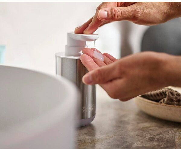 Dávkovač mýdla z nerezové oceli ve stříbrné barvě 300 ml Duo Steel – Joseph Joseph