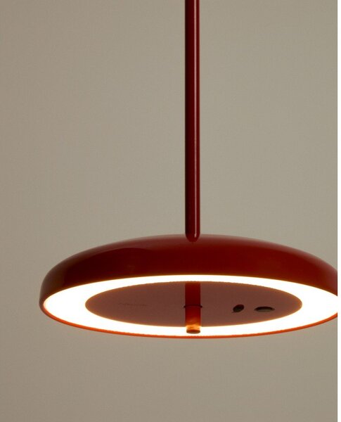 Červené LED stmívatelné závěsné svítidlo s kovovým stínidlem Porte – Kave Home