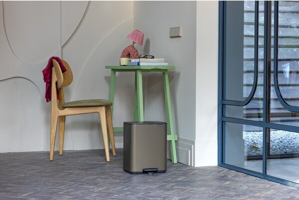 Šedý nášlapný ocelový odpadkový koš 12 l Bo – Brabantia