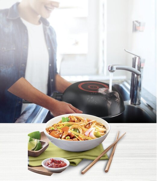 Wok pánev s nepřilnavým povrchem ø 28 cm Simply Clean Red B5671953 – Tefal