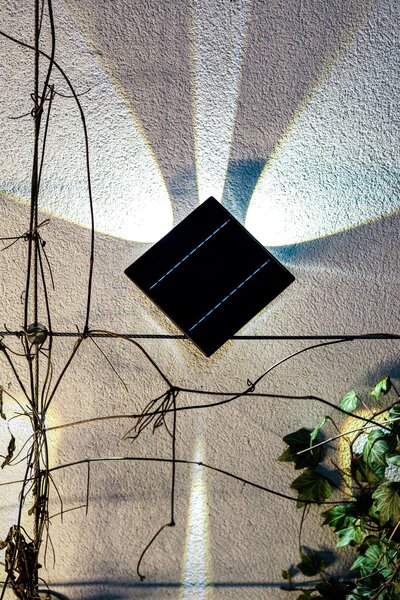 Venkovní solární nástěnné LED osvětlení IMMAX WALL se světelným čidlem, 2W