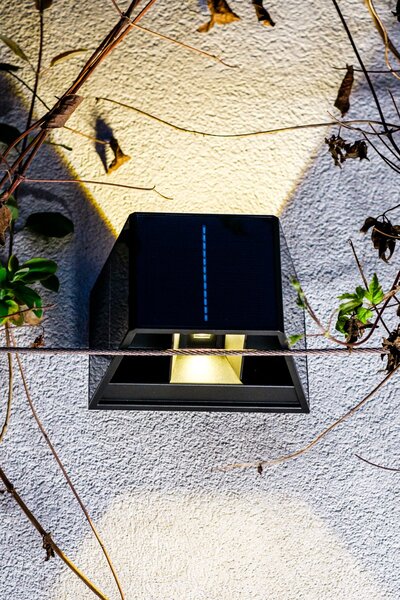 Venkovní solární nástěnné LED osvětlení IMMAX WALL-3 se světelným čidlem, 2W