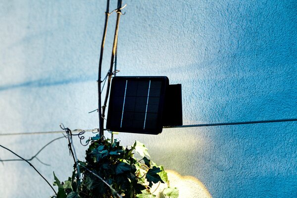 Venkovní solární nástěnné LED osvětlení IMMAX WALL-5 se světelným čidlem, 2W