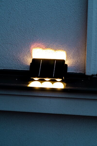 Venkovní solární nástěnné LED osvětlení IMMAX WALL-5 se světelným čidlem, 2W