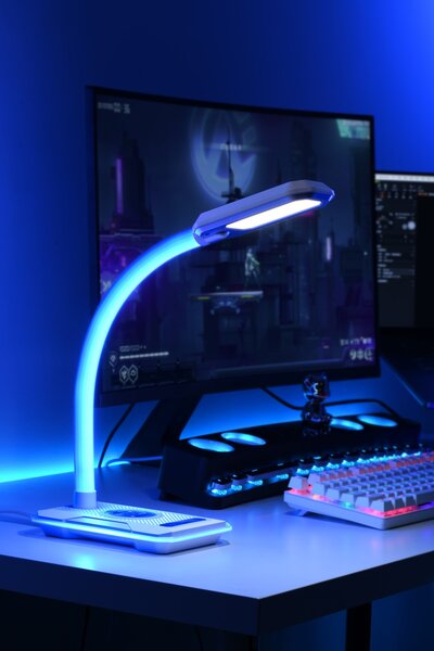 LED stolní lampička Immax GAMER RGB, QI nabíjení , USB výstup černá