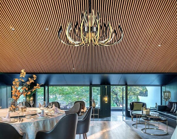 Mantra 5560 Versailles, impozantní závěsné svítidlo s různými režimy svícení LED 256W 3000K, průměr 103cm