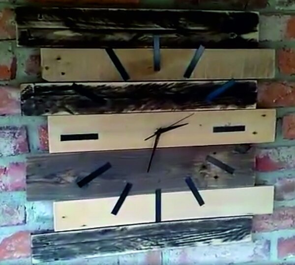 Dřevěné nástěnné hodiny masiv 55 cm I SENTOP D40177 hnědé 2347 12D40177 WOOD