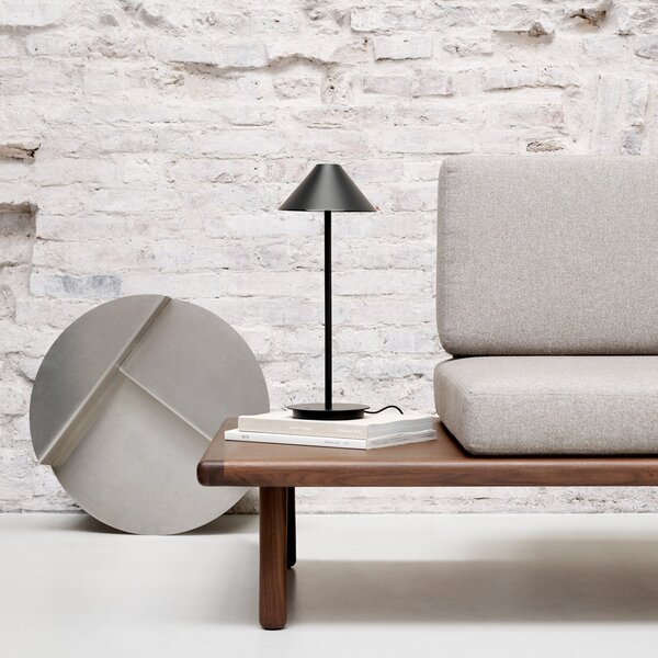 Stolní lampa Louis Poulsen, Keglen, stmívatelné, Černá, Obývací pokoj, Kov, Design