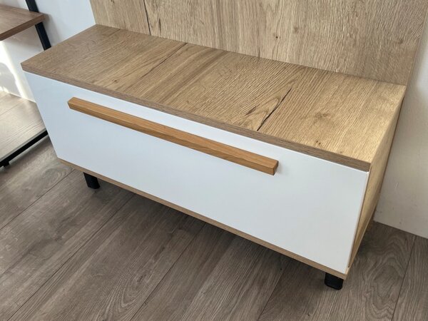 In-Design Nábytková úchytka Lamia dub lak Rozteč úchytky (mm): 128