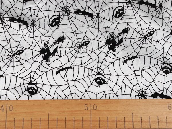Dekorační satén Halloween / čarodějnice METRÁŽ