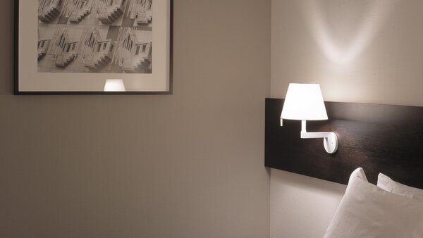 Artemide nástěnné svítidlo Melampo Wall E14 bronz ecrù 220-240 V max 6 W