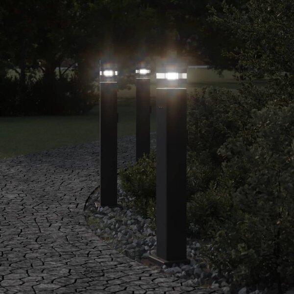 Venkovní stojací lampa se zásuvkou černá 80 cm hliník