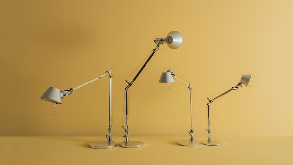 Artemide stolní LED lampa Tolomeo 10 W 3000K stmívatelná s čidlem přítomnosti bez podstavce