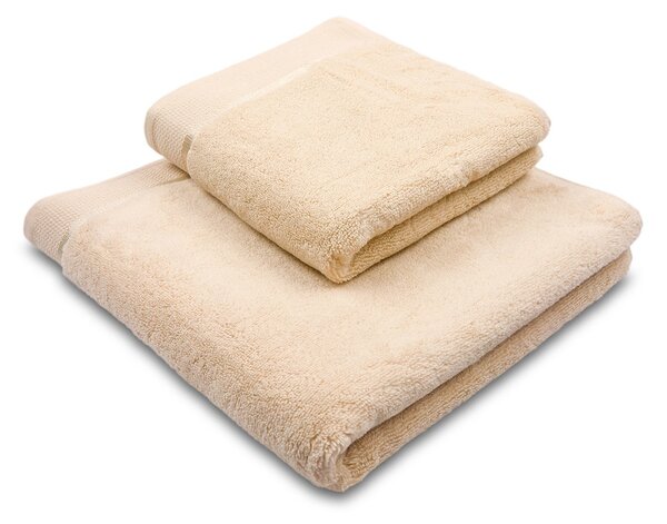 Jednobarevný froté ručník z extra jemné bavlny (mikrobavlny). Barva ručníku je béžová. Rozměr ručníku 50x100 cm. Plošná hmotnost 450 g/m2. Praní na 60°C