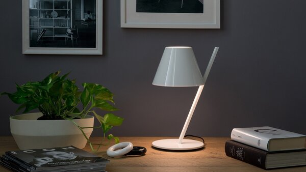 Artemide stolní lampa La Petite Design Collection E14 bílá